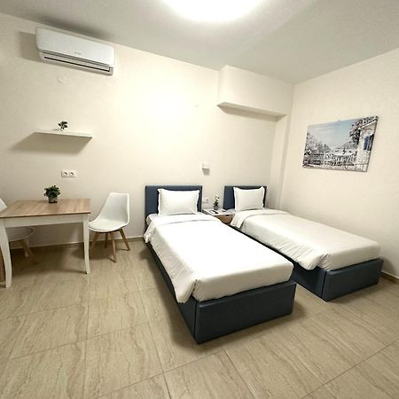 Navarino Luxe Suites Peraía Exterior foto